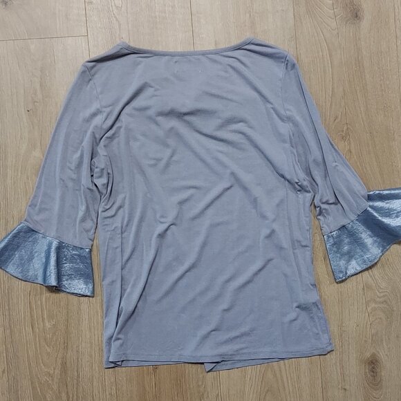 DAINTY JEWELLS MODEST SILVER BOW ACCENT TOP - SIZE L GUC - Picture 5 of 5